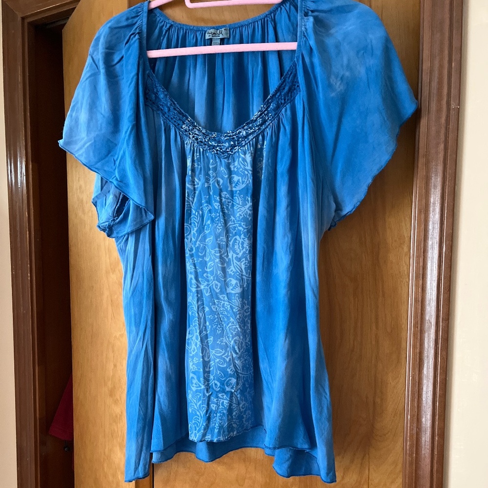 1X blue and silver top by one world